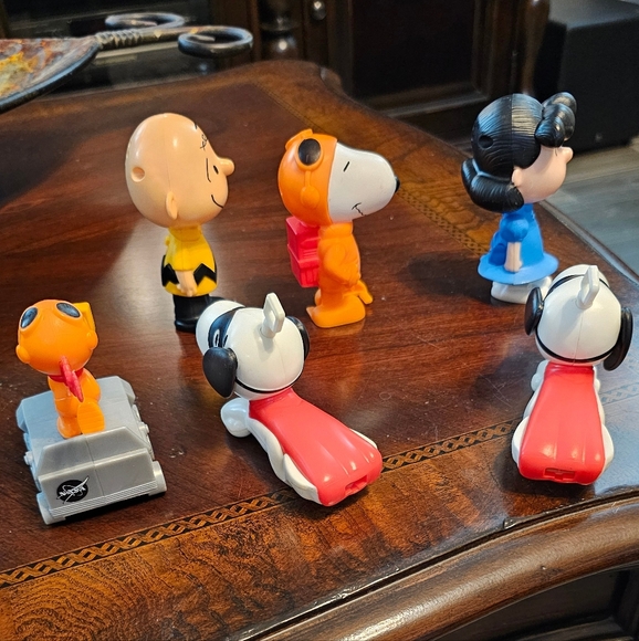 Peanuts Character Toy Set Of Six - Multicolor EUC - Picture 3 of 3